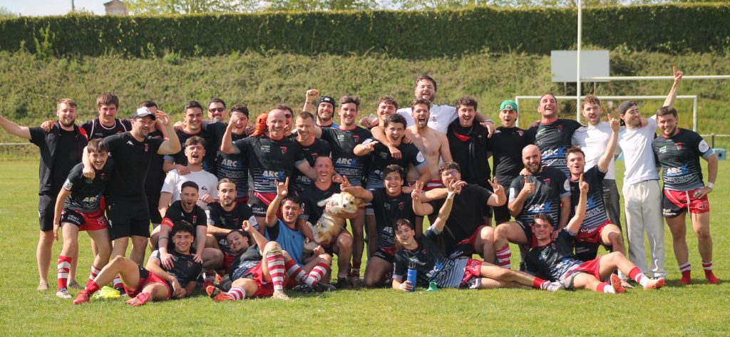 Les joueurs de l'US Ramonville Rugby XV réunis sur le terrain